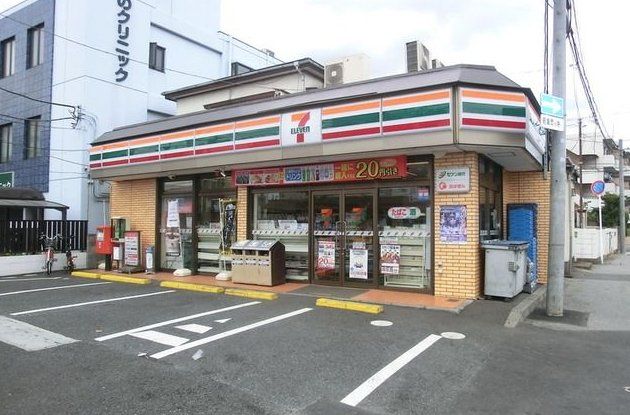 コンビニ　セブンイレブン千葉末広店（コンビニ）まで710m
