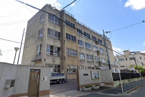 中学校　東大阪市立高井田中学校（中学校）まで1041m