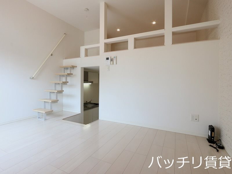 居室・リビング　画像は別号数の為、現状優先となります。