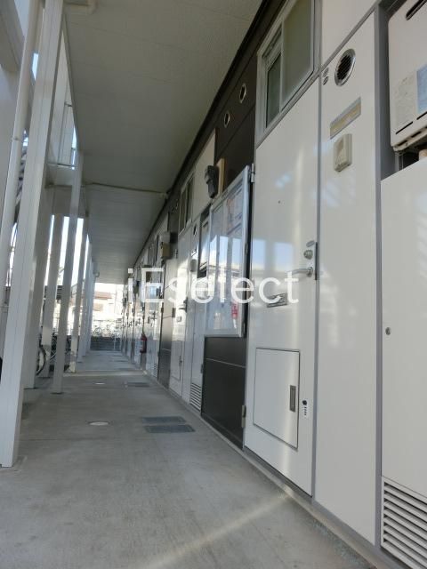 エントランス　玄関へのアプローチ