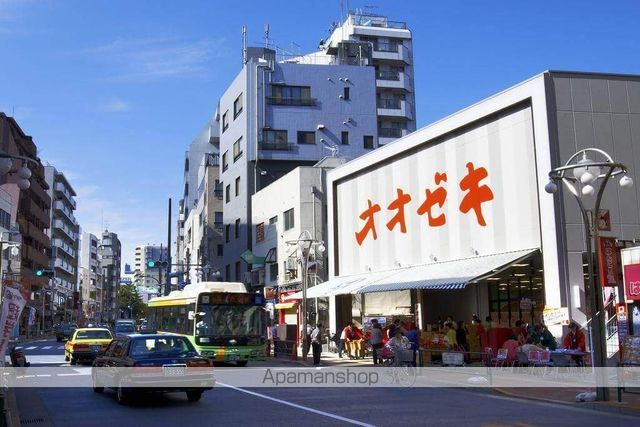 スーパー　オオゼキ高田馬場店（スーパー）まで220m