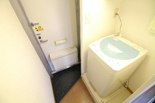 玄関　あると嬉しい宅配ＢＯＸ付き！