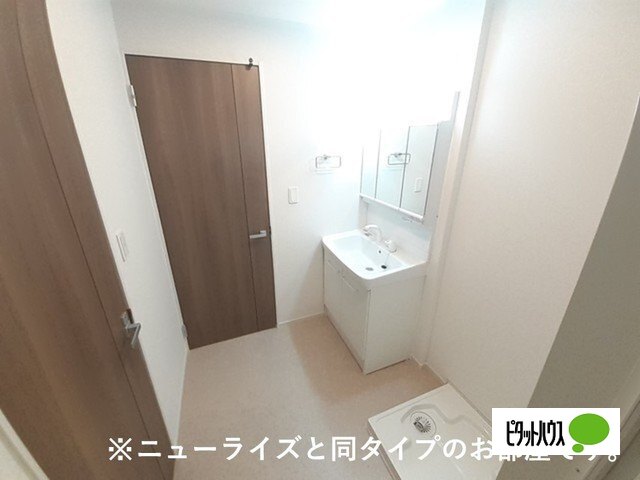 洗面設備　同型モデル