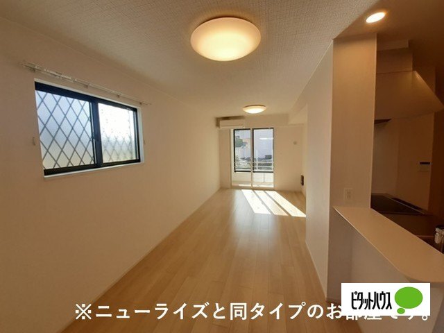 居室・リビング　同型モデル