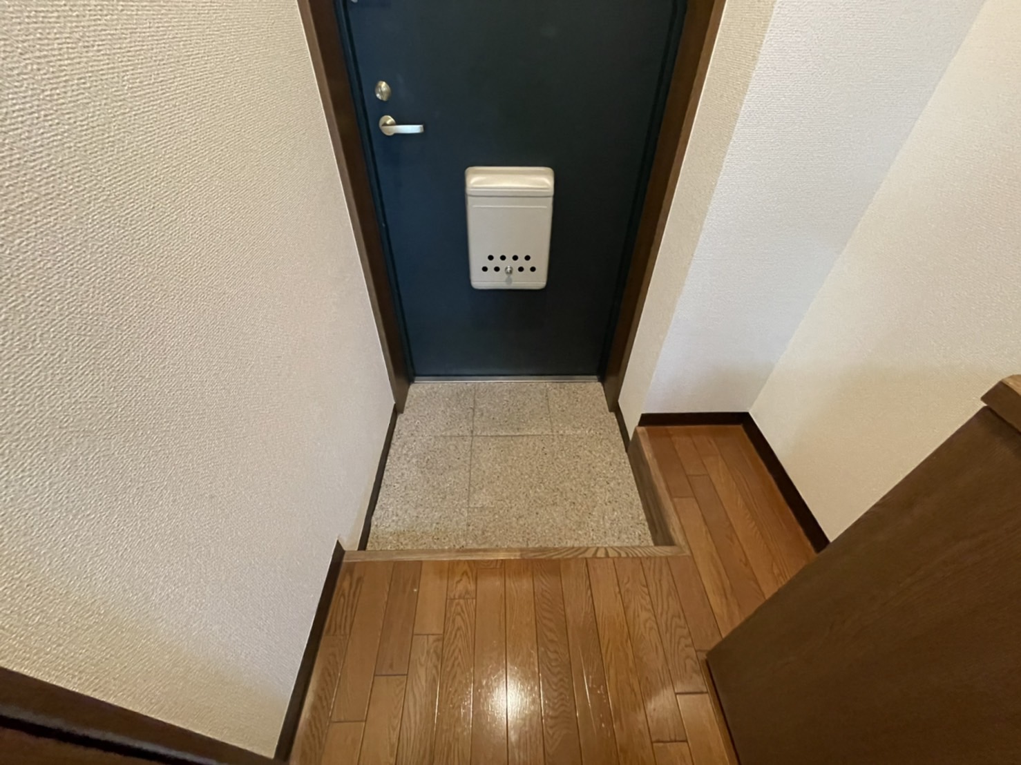 玄関　※同アパートのものを使用しております