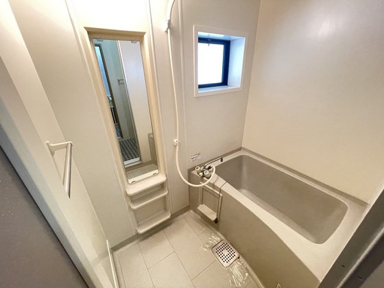 バス・シャワールーム　※別部屋の写真です