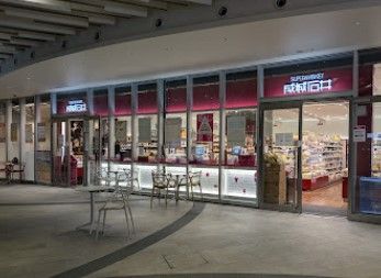 スーパー　成城石井 東京ガーデンテラス紀尾井町店（スーパー）まで383m