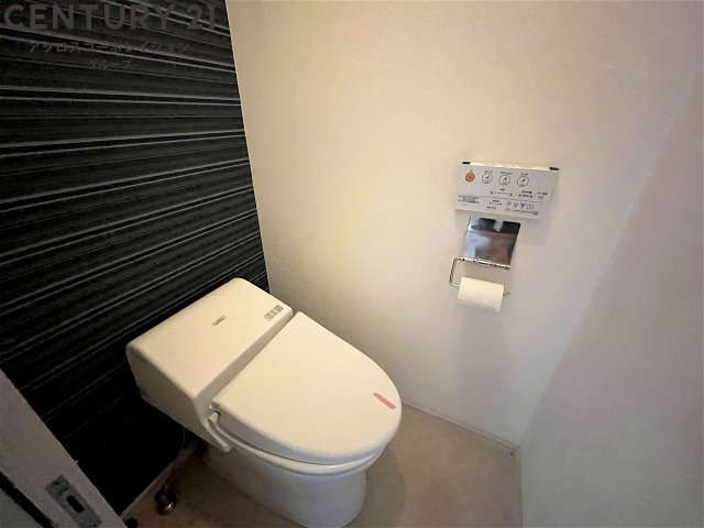 トイレ　バストイレ別です☆