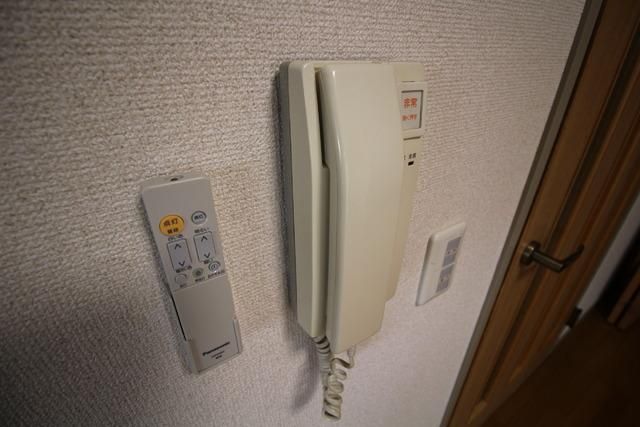 セキュリティ　★インターホン付です★
