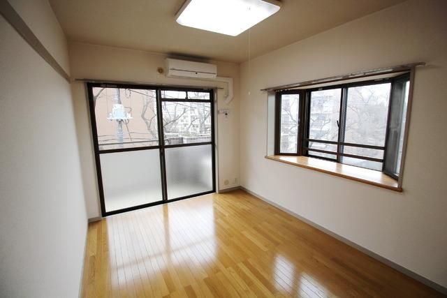 その他部屋・スペース　★日当たり良好の洋室6帖のお部屋です★