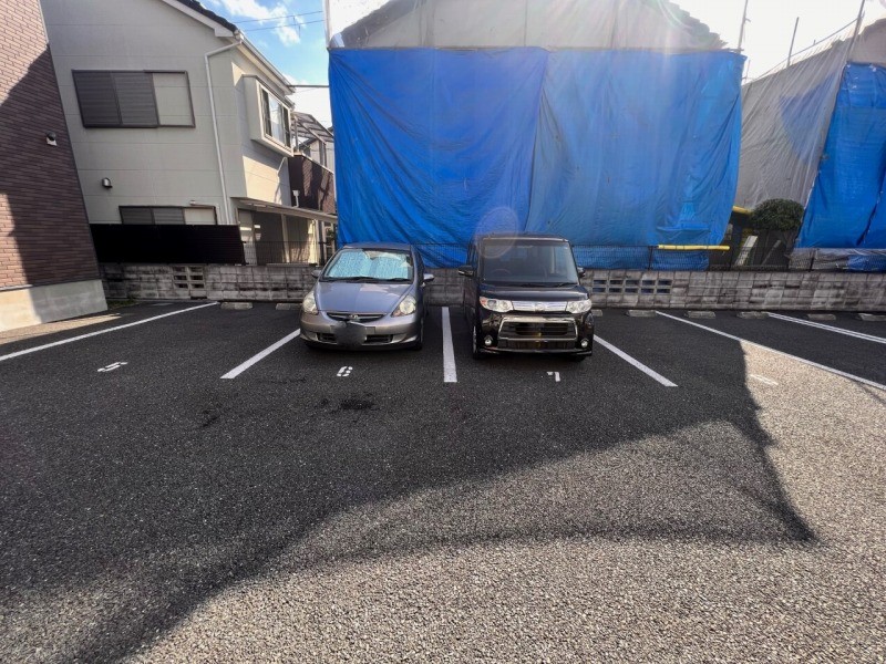 その他　駐車場は別料金となります。
