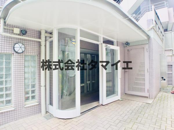エントランス　建物の内部です