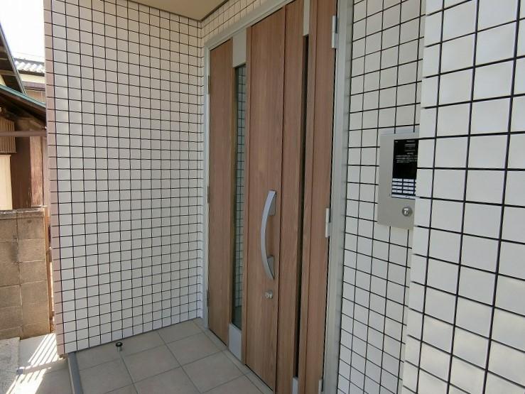 エントランス　清潔なエントランスです