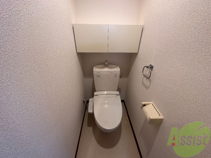 トイレ　温水洗浄便座付きのトイレは、使用しやすくうれしいですね。