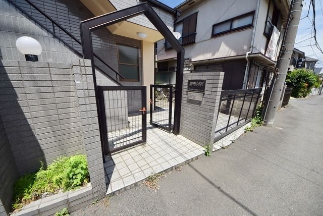 エントランス　★お問い合わせはタウンハウジングまで★
