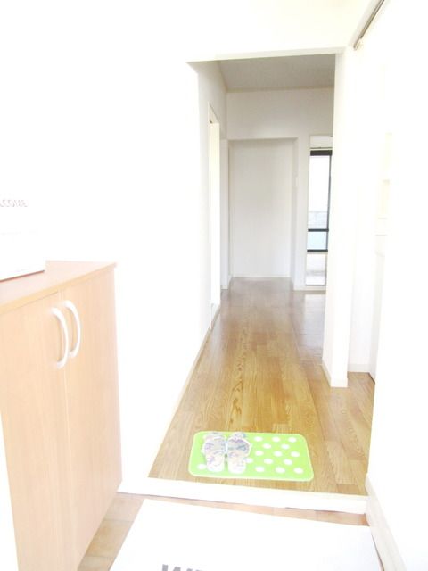玄関　★玄関から見た部屋★