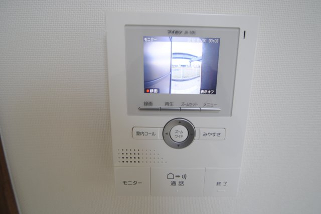セキュリティ　モニターインターホン付きで来訪者の顔を確認することが出来ます
