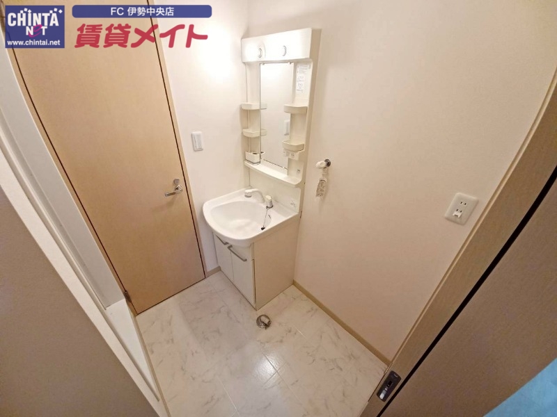 洗面設備　別部屋反転画像参考