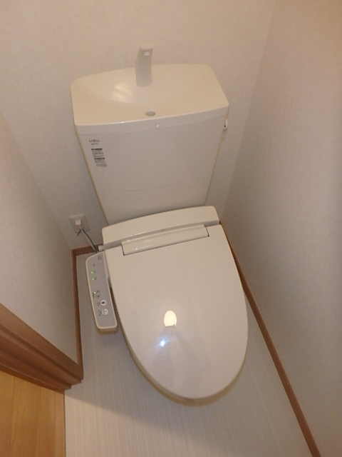 トイレ　シャワートイレ完備