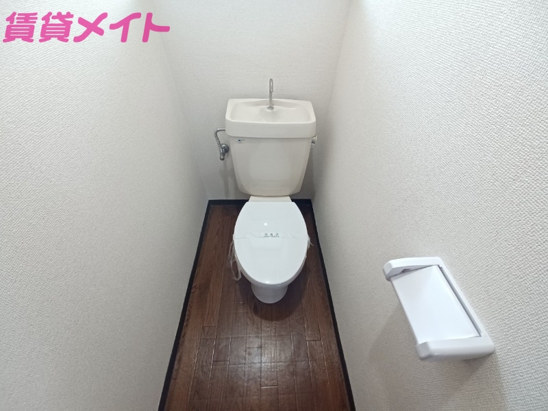 トイレ　同物件別部屋の写真