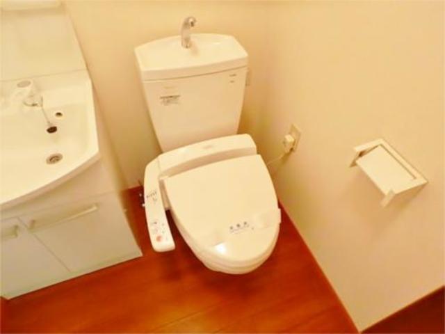 トイレ　嬉しいウォシュレット付