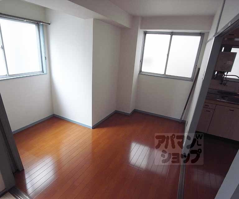 居室・リビング　洋室５帖のお部屋です。