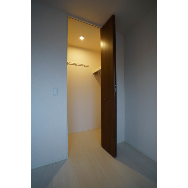 収納　同じ建物の別のお部屋