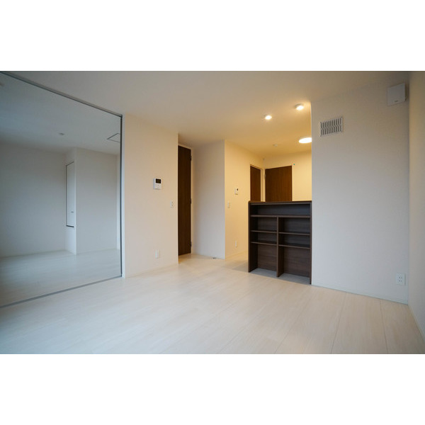 居室・リビング　同じ建物の別のお部屋