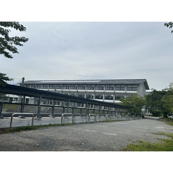 中学校　小諸市立芦原中学校（中学校）まで578m
