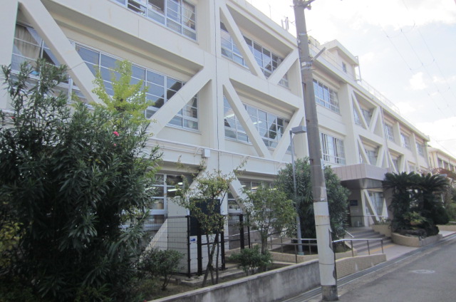 小学校　貝塚市立北小学校（小学校）まで100m