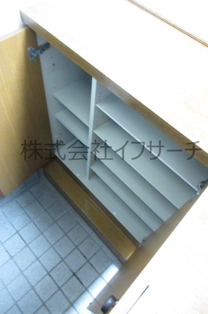 その他　玄関前シューズボックス　当社担当撮影