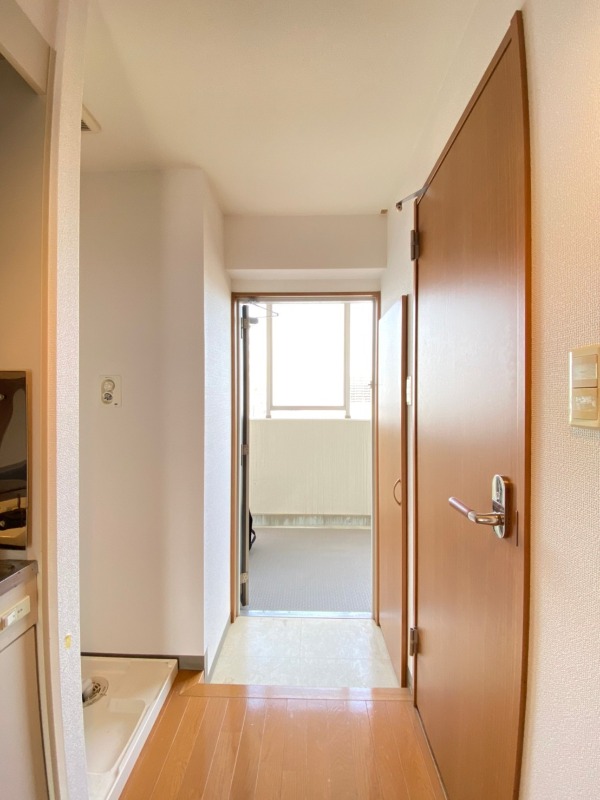 玄関　※別部屋参考写真