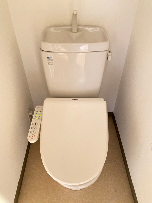 トイレ　※別部屋参考写真