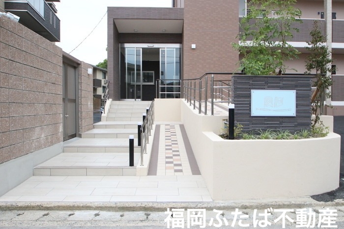 西鉄天神大牟田線 雑餉隈駅 徒歩4分 5階建 築10年の外観写真
