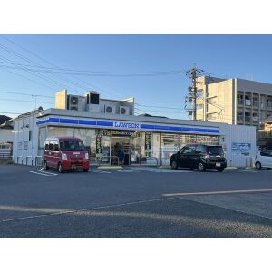 コンビニ　ローソン 港区甚兵衛通店（コンビニ）まで100m