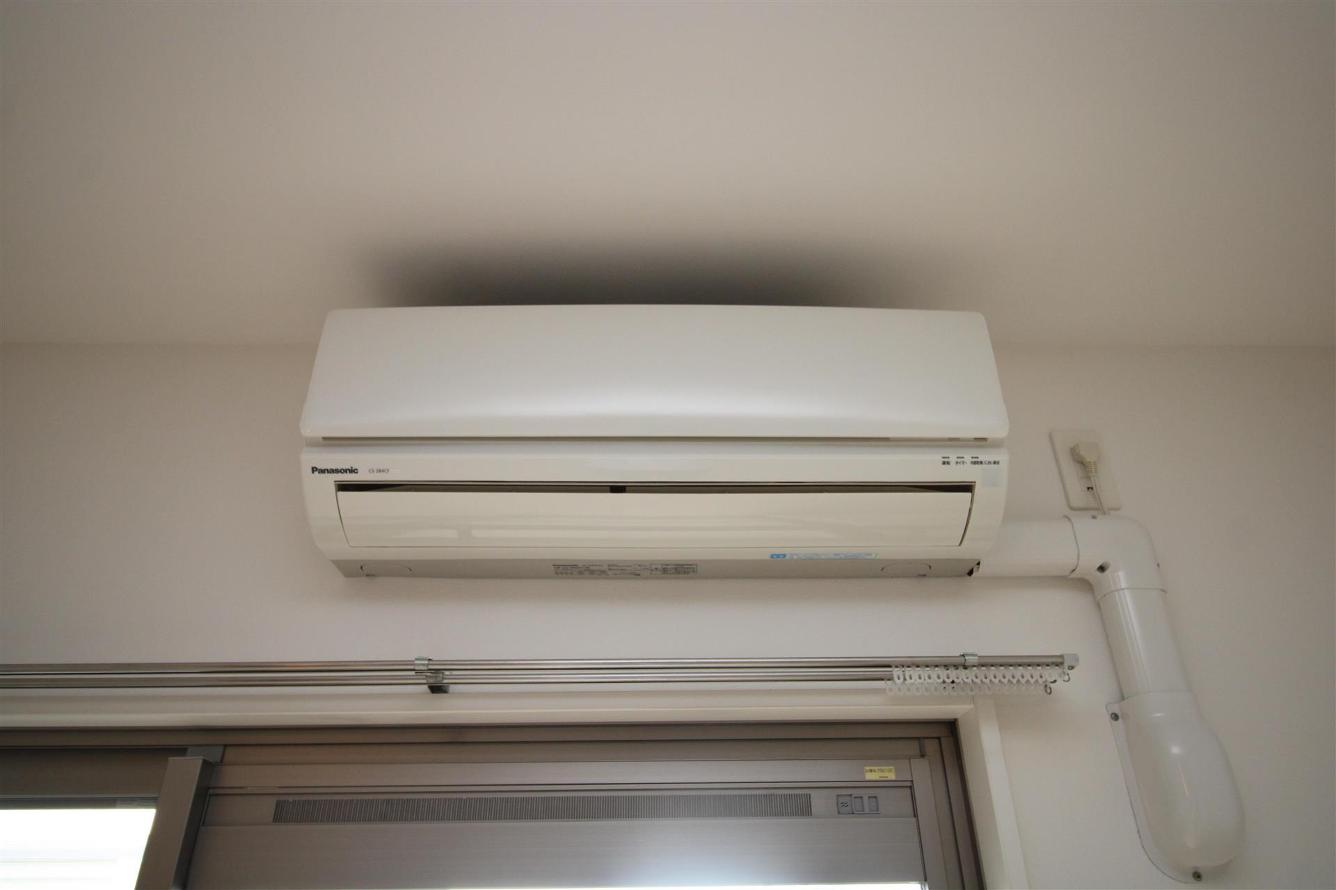バス・シャワールーム　エアコン※実部屋は反転