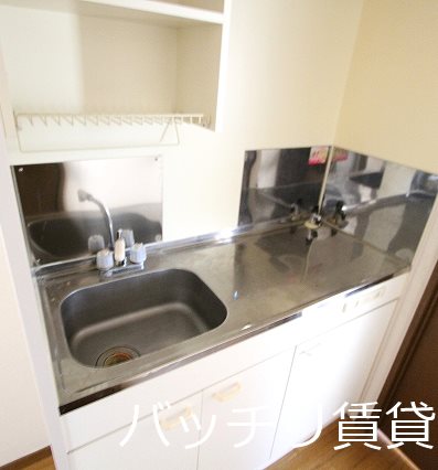 キッチン　画像は別号室のため、現況優先