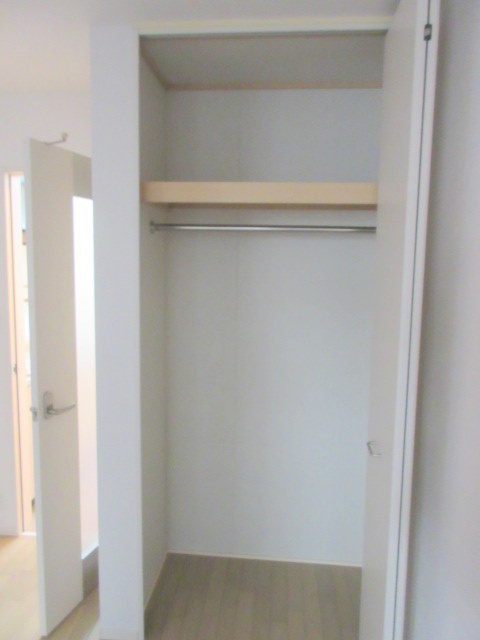 収納　高さと奥行きのあるクロゼット