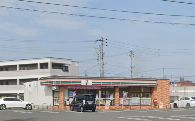 コンビニ　セブンイレブン半田瑞穂町店（コンビニ）まで221m