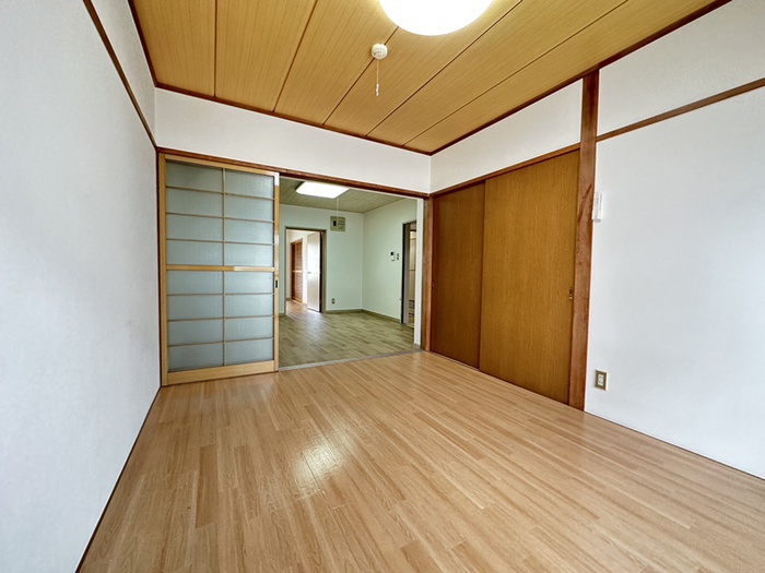 藤マンションの居間写真
