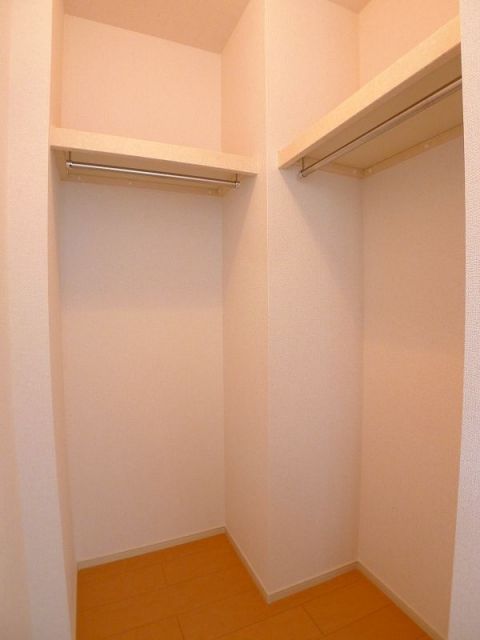 ＪＲ両毛線 岩宿駅 徒歩25分 2階建 築13年の内装写真