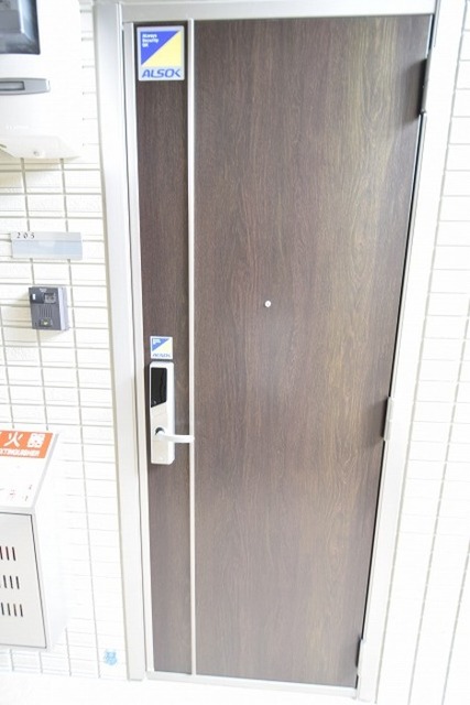 ＪＲ東海道本線 神戸駅 徒歩14分 3階建 築11年の玄関写真