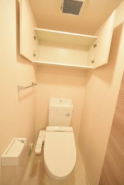 ＪＲ東海道本線 神戸駅 徒歩14分 3階建 築11年のトイレ写真