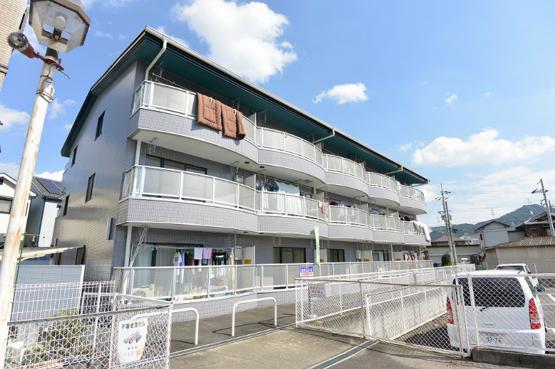 建物外観　ファミーユかたの