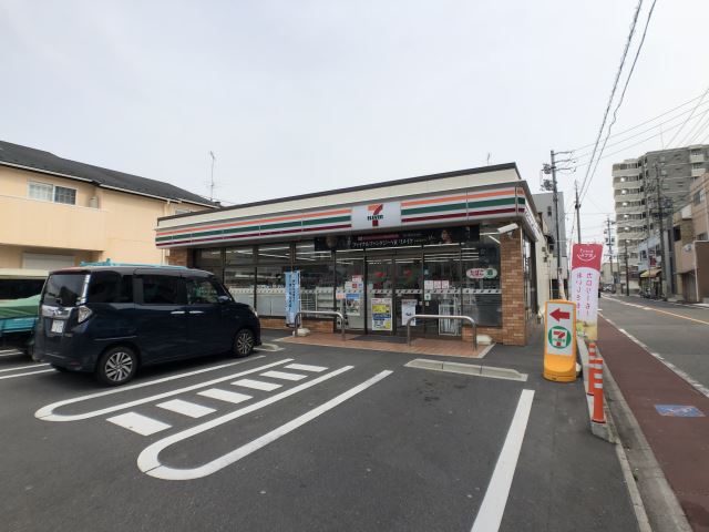 コンビニ　セブンイレブン　松葉一丁目店（コンビニ）まで320m