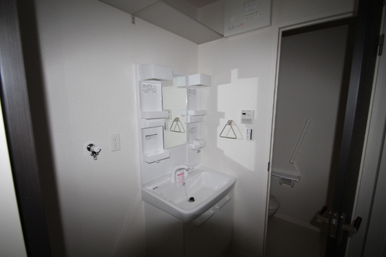 洗面設備　※別部屋の写真を掲載しています。ご了承下さい。
