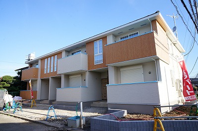 建物外観　２階建て