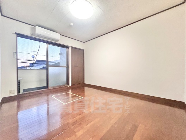 京王線 柴崎駅 徒歩5分 3階建 築34年の居間写真