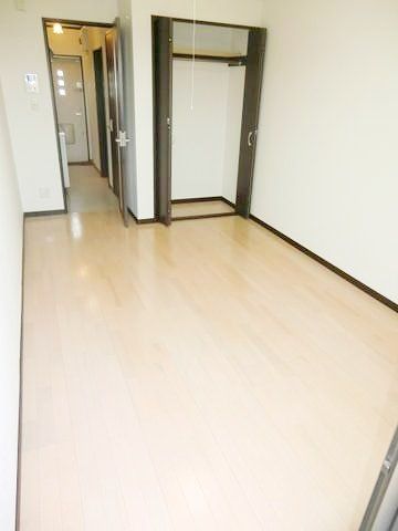 居室・リビング　明るい室内