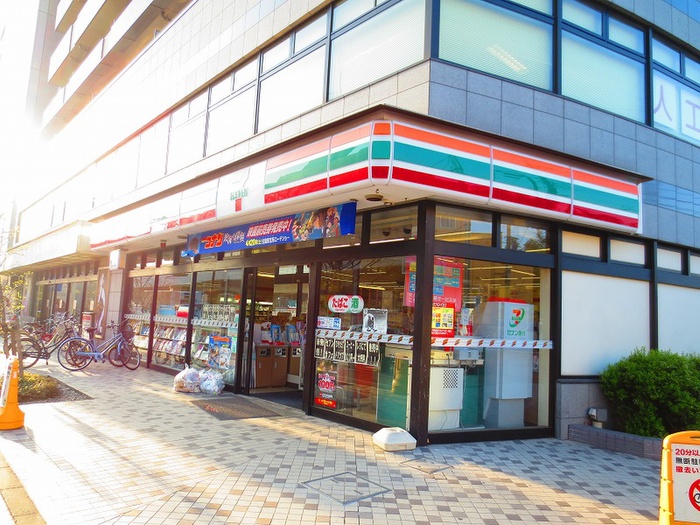 コンビニ　セブンイレブン（コンビニ）まで10m